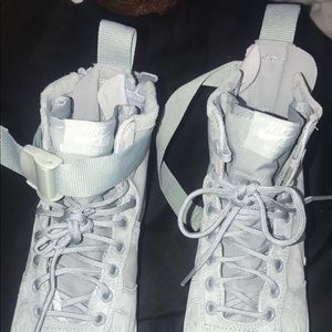 Hightop Air Force 1’s